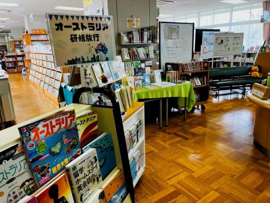 南多摩中等教育学校図書館入口