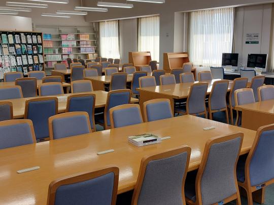 図書館内