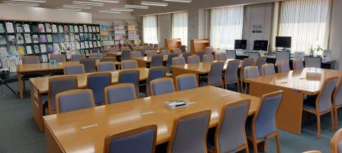 図書館内