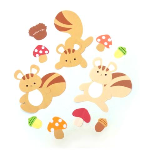 りすときのことどんぐり