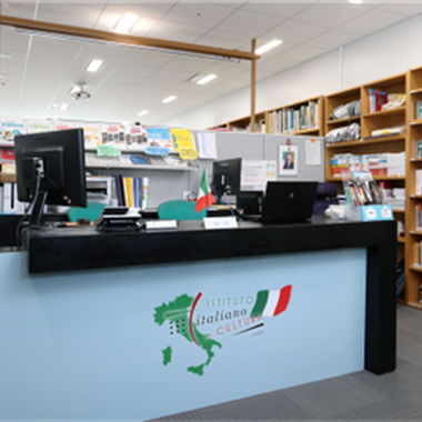 イタリア文化会館-大阪　図書コーナー_03.png